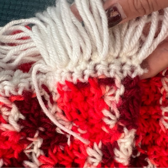 VINTAGE Hand knit large afghan blanket|80x82 - Picture 5 of 9